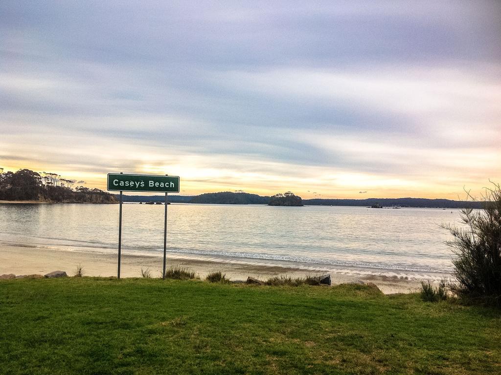 Caseys Beach Holiday Park Sunshine Bay Extérieur photo
