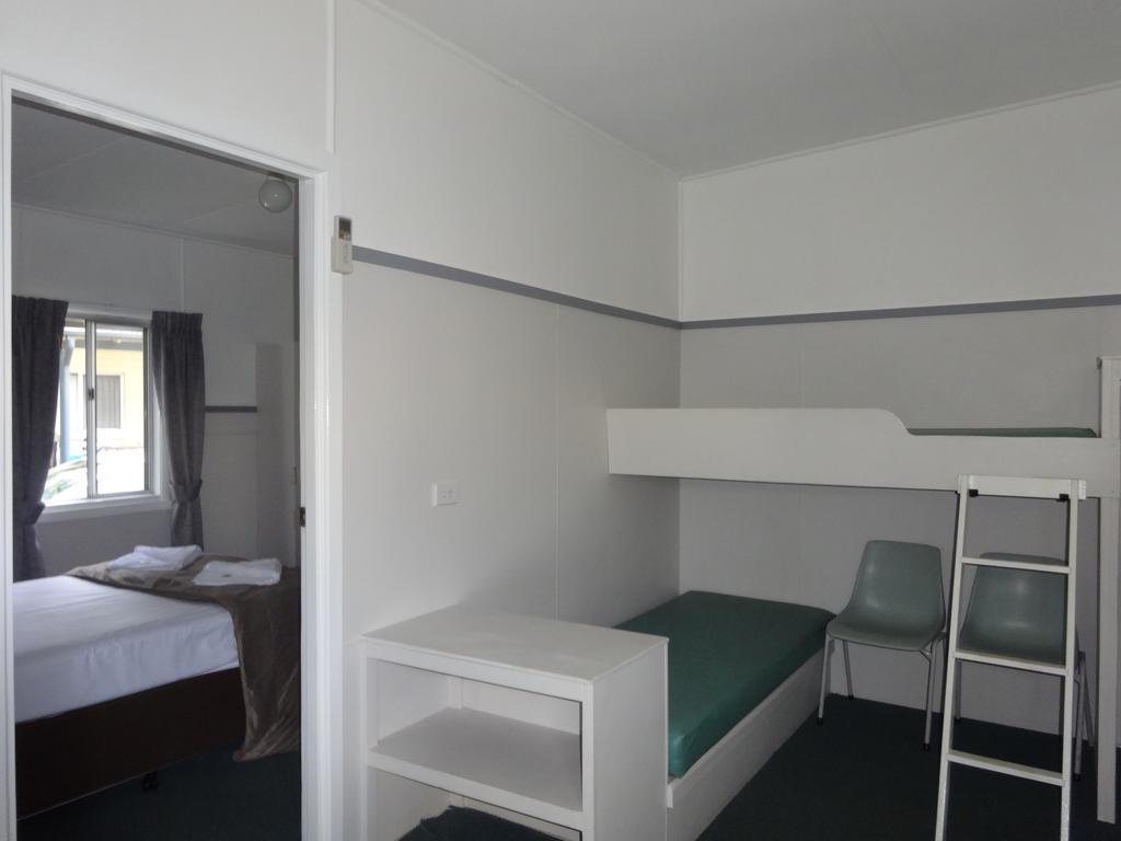 Caseys Beach Holiday Park Sunshine Bay Extérieur photo