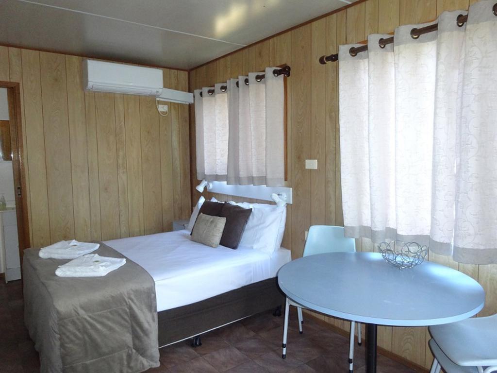 Caseys Beach Holiday Park Sunshine Bay Extérieur photo
