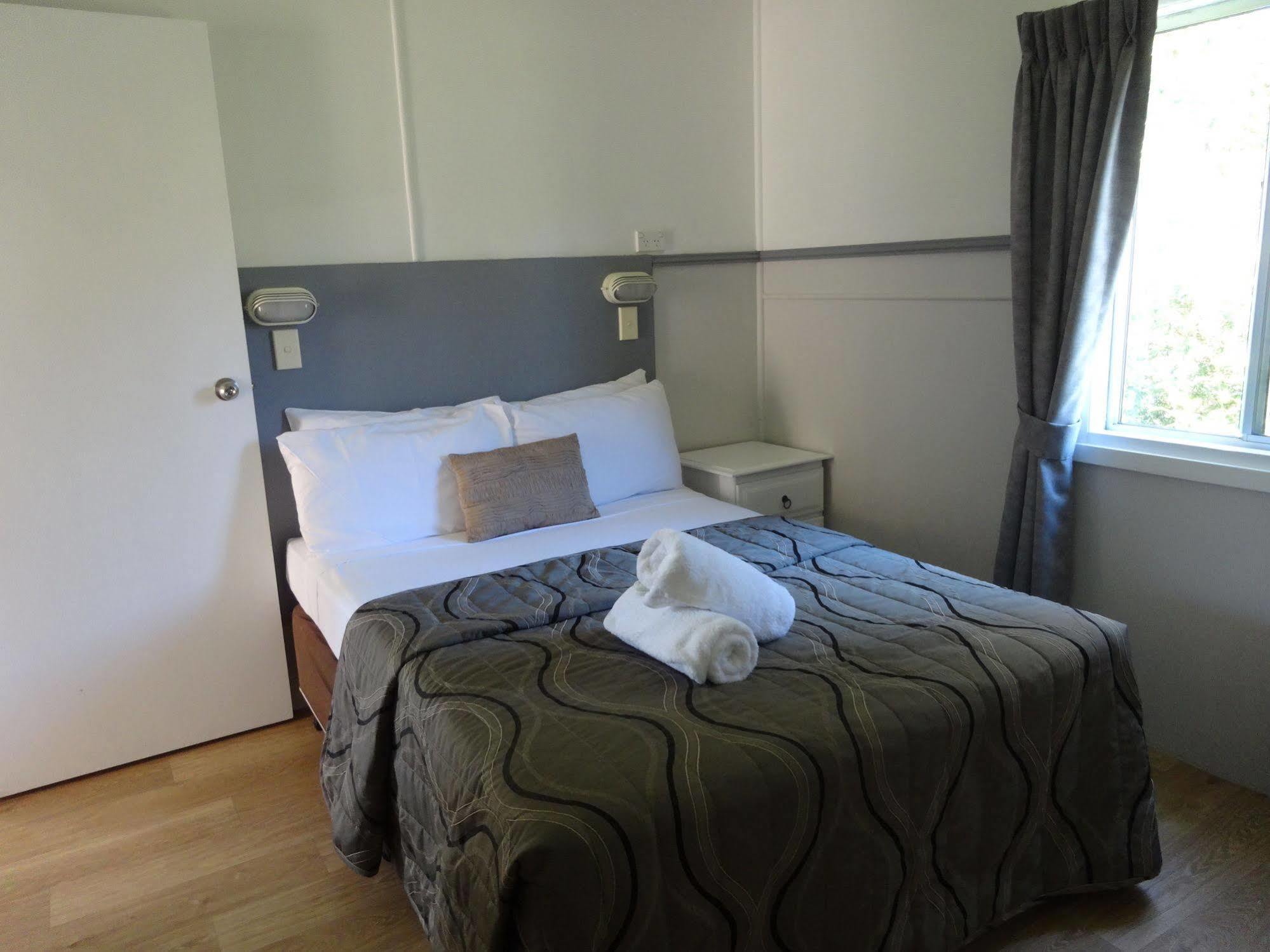Caseys Beach Holiday Park Sunshine Bay Extérieur photo