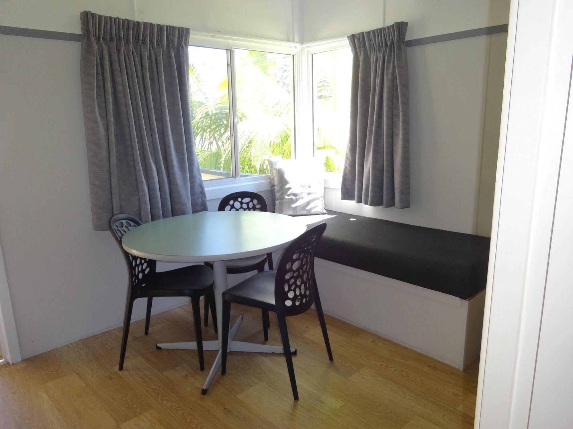 Caseys Beach Holiday Park Sunshine Bay Extérieur photo